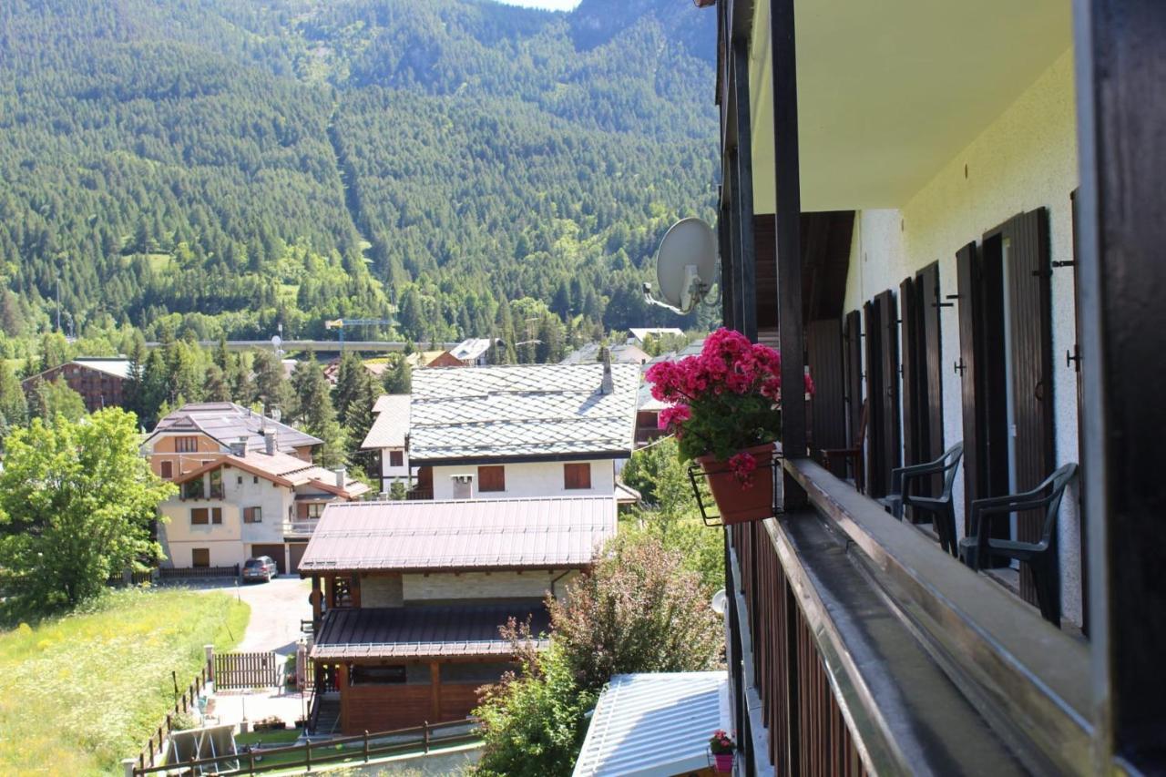 Casa Per Ferie Beatorosaz Hotel Cesana Torinese Exterior photo