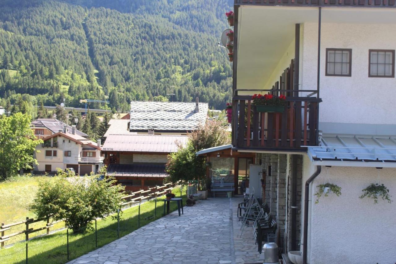 Casa Per Ferie Beatorosaz Hotel Cesana Torinese Exterior photo